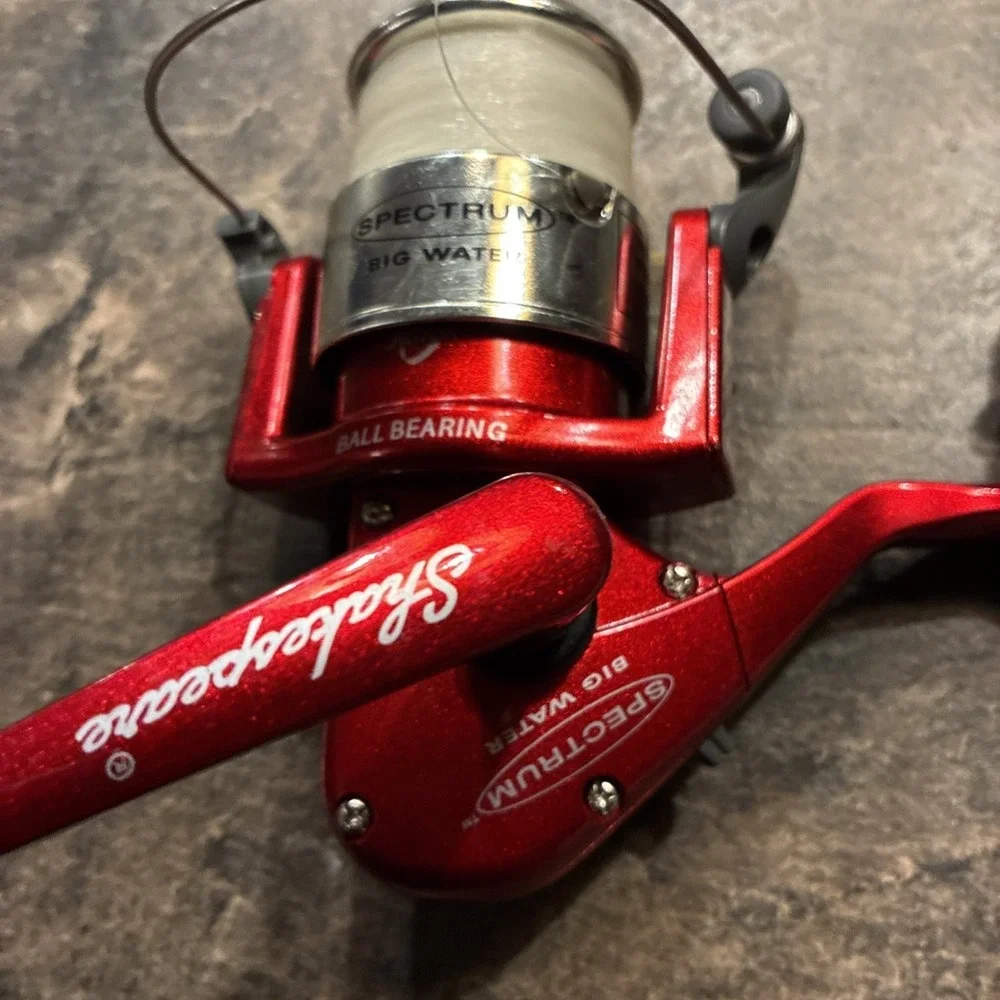 shakespeare fishing reel spectrum big water SP5155 Red working Spin Cast